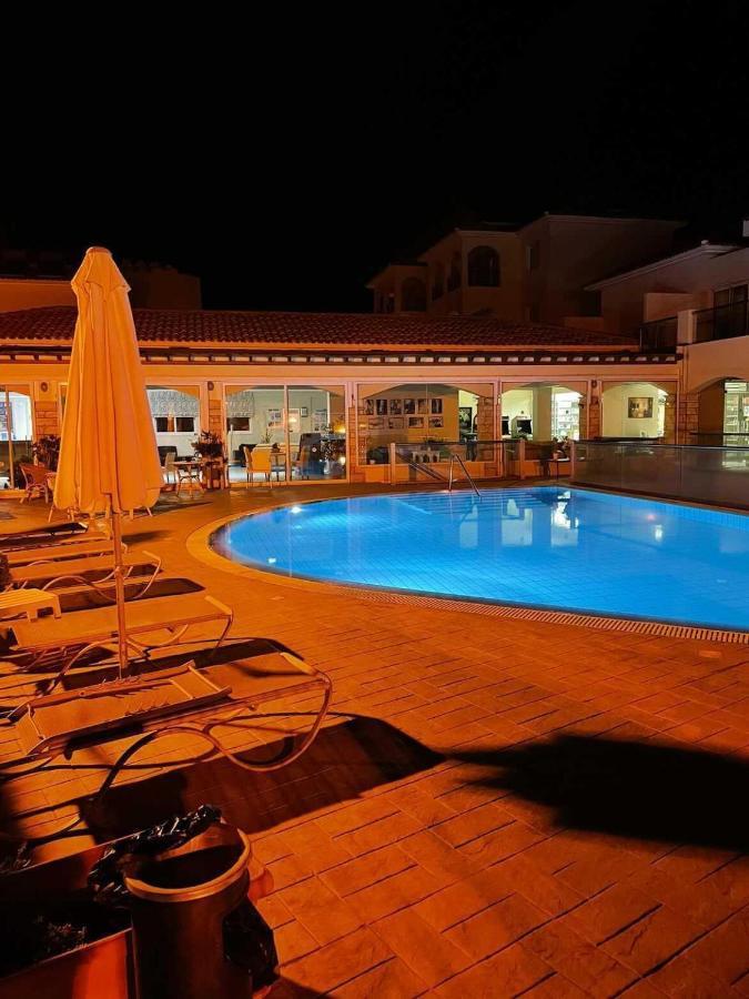 Cozy 2 Bedrooms Apartment In Complex With Swimming Pools And Beautiful View Paphos Exterior photo